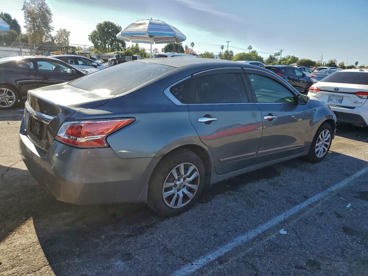 2015 Nissan Altima 2.5 - Фото 3