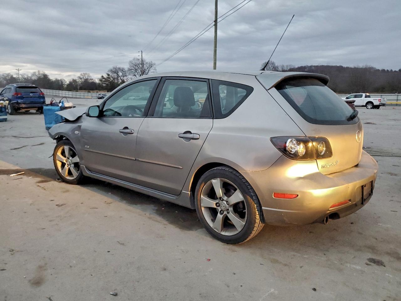 2006 Mazda 3 Hatchback - Фото 2