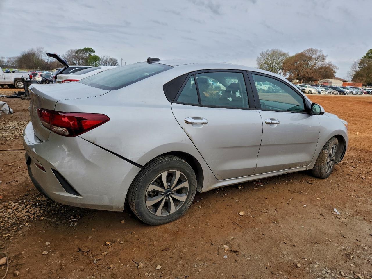 2023 Kia Rio Lx - Фото 3