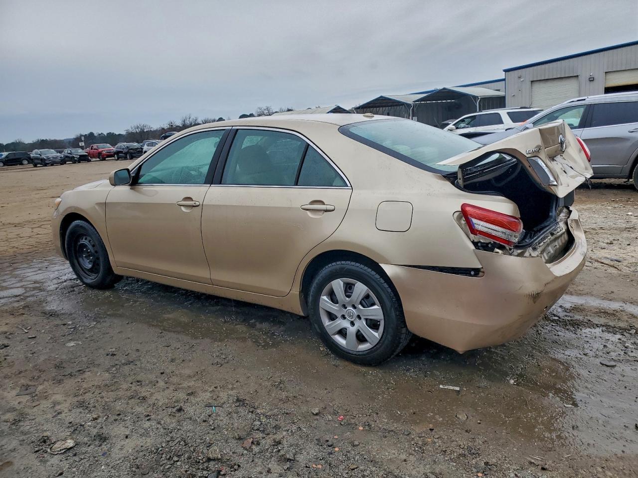 2010 Toyota Camry Base - Фото 2