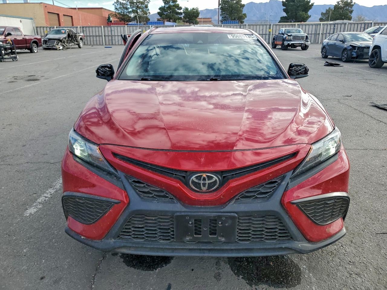 2021 Toyota Camry Se - Фото 5