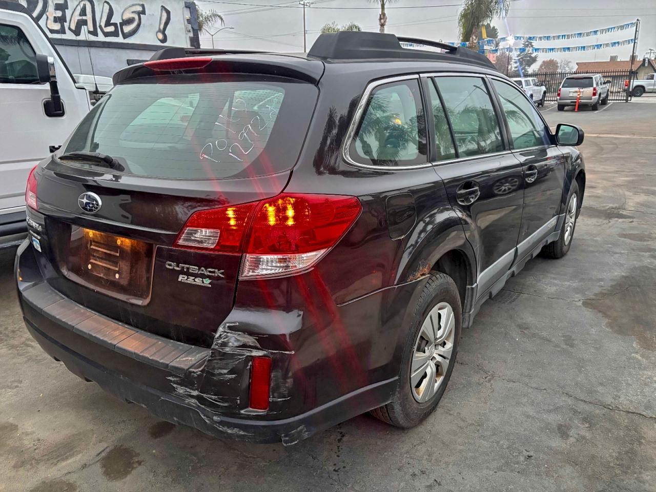 2010 Subaru Outback 2.5I - Image 4