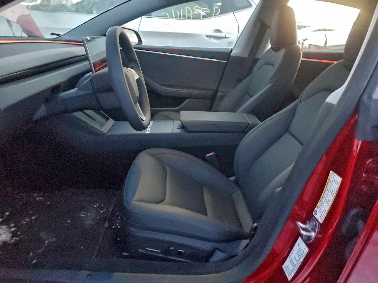 2025 Tesla Model 3 - Фото 7