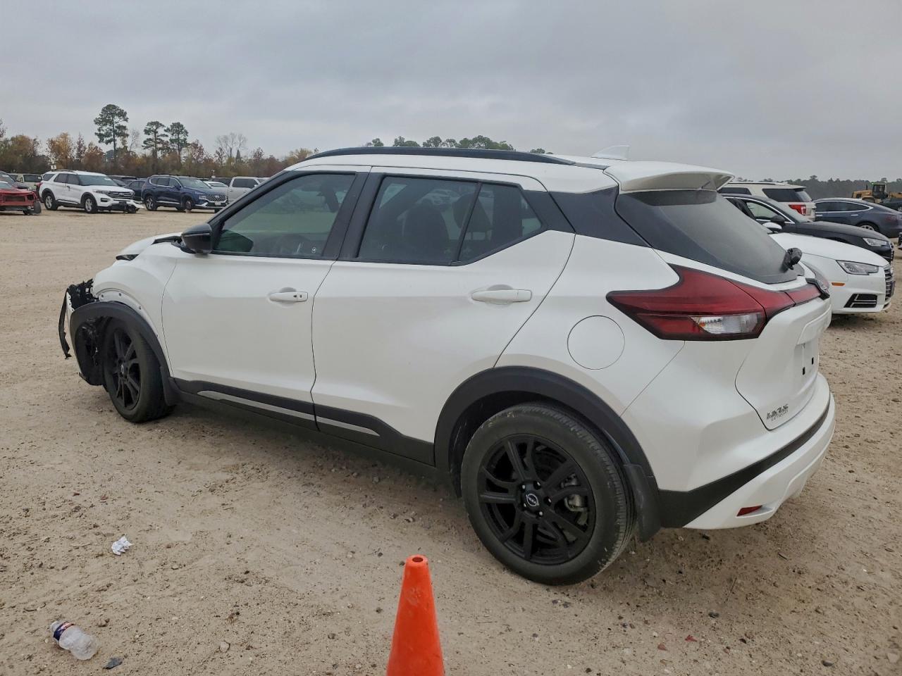 2024 Nissan Kicks Sr - Фото 2