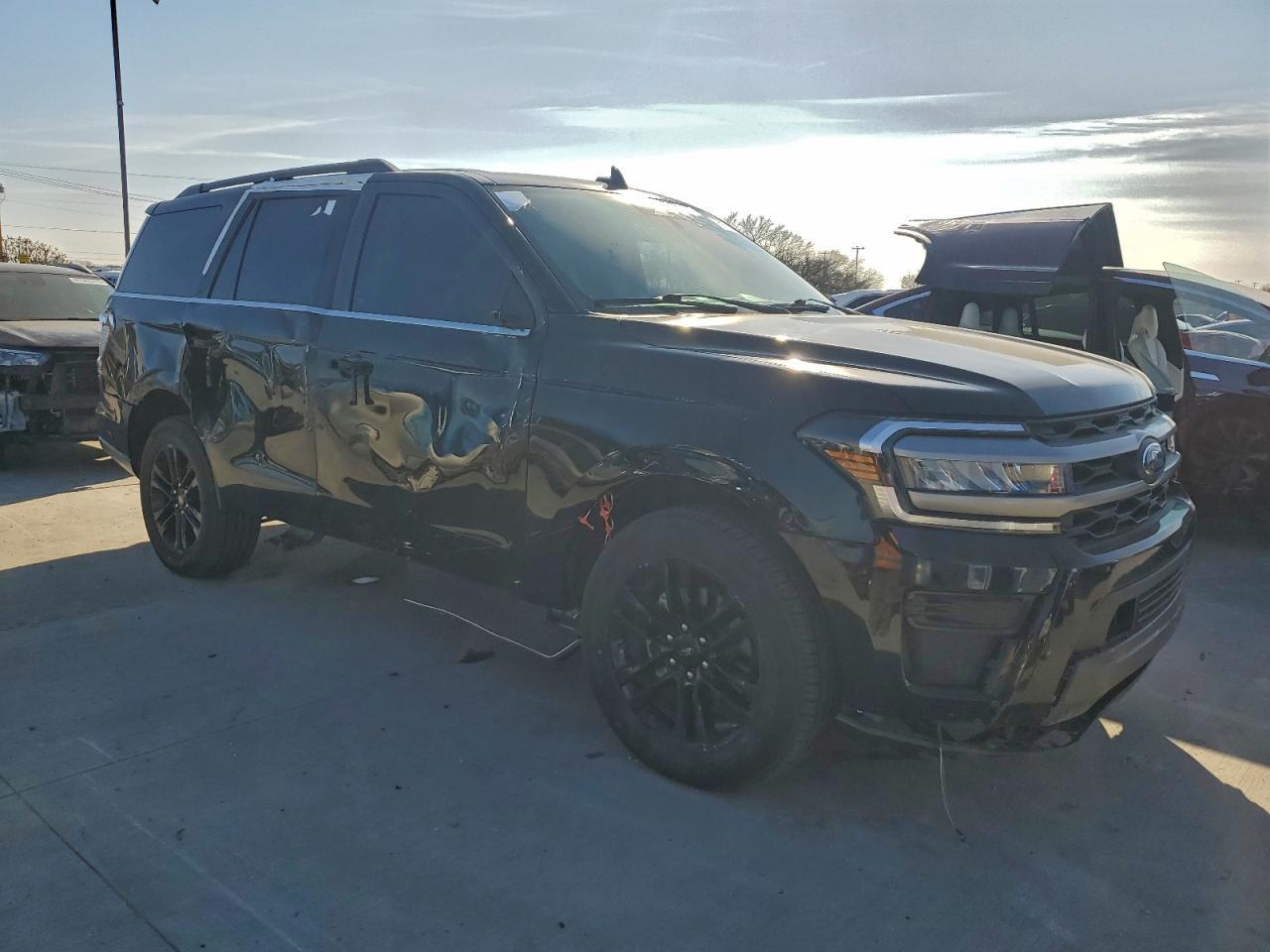 2022 Ford Expedition Xlt - Фото 4