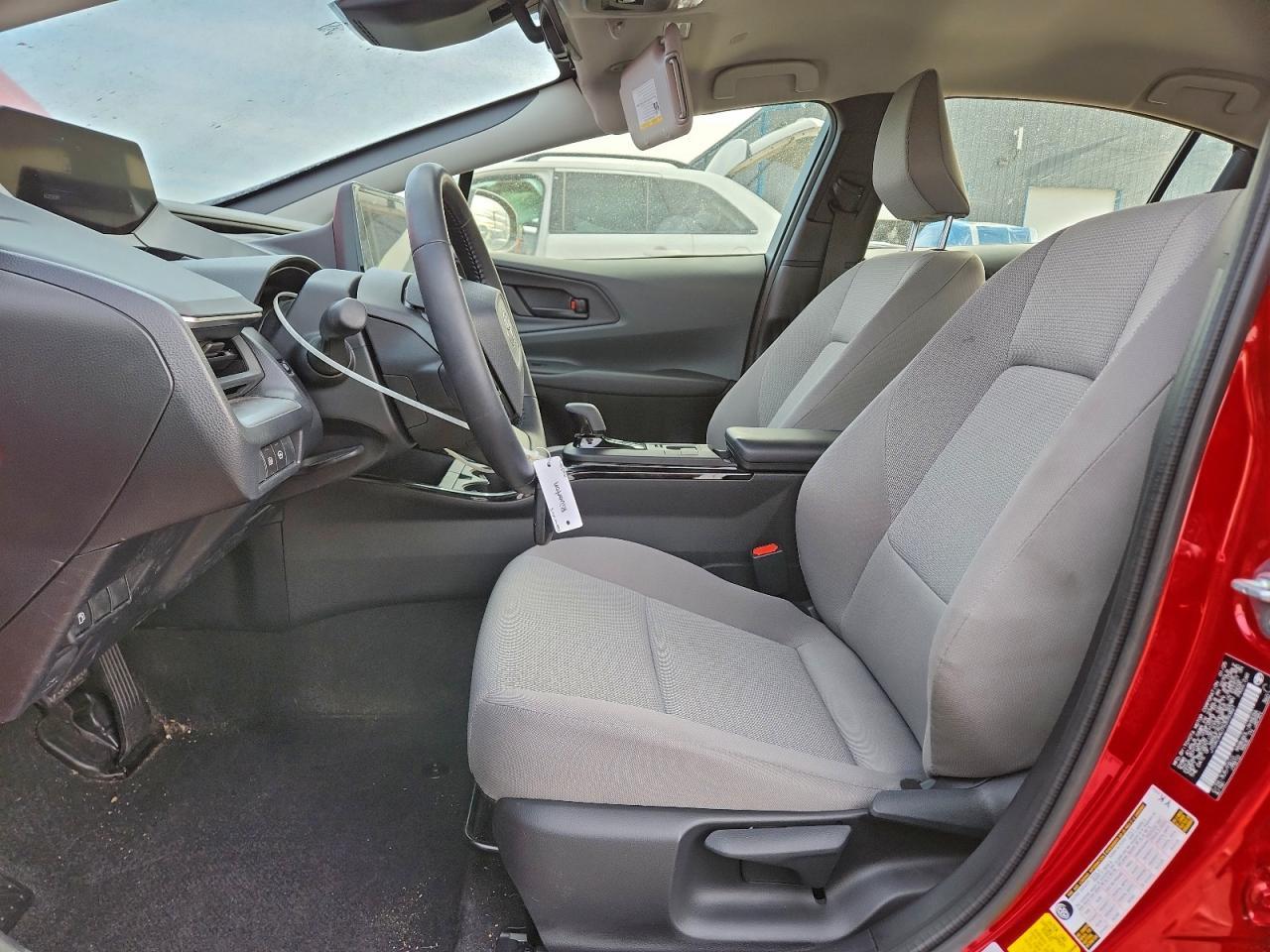 2025 Toyota Prius Le - Фото 7