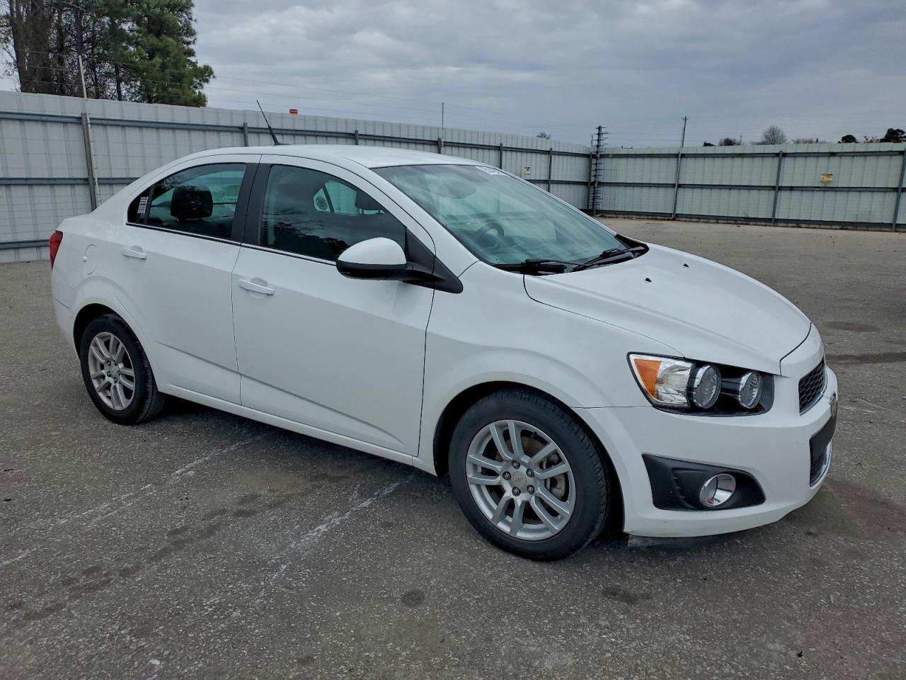 2012 Chevrolet Sonic Lt - Фото 4