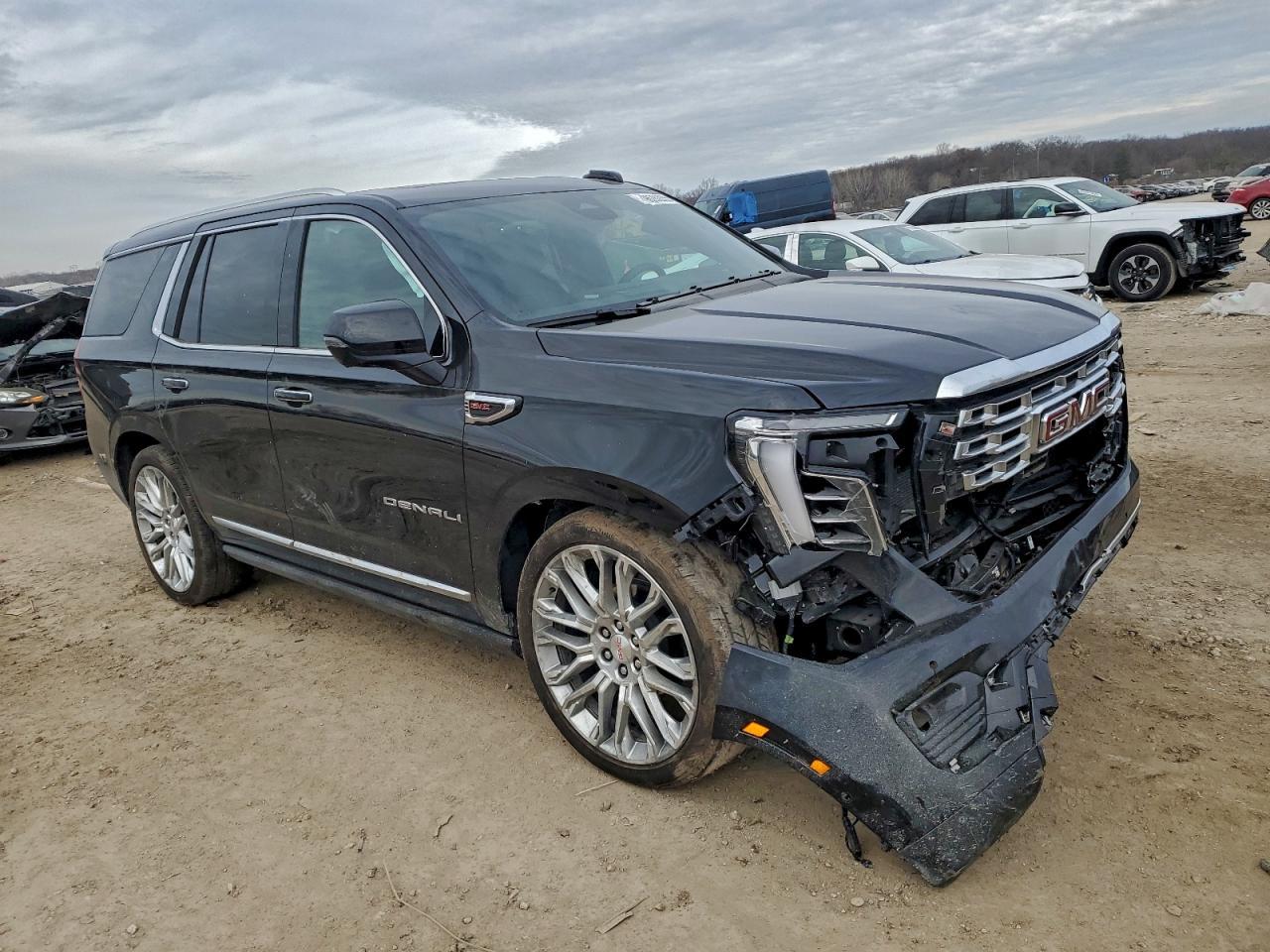 2025 GMC Yukon Denali - Фото 4