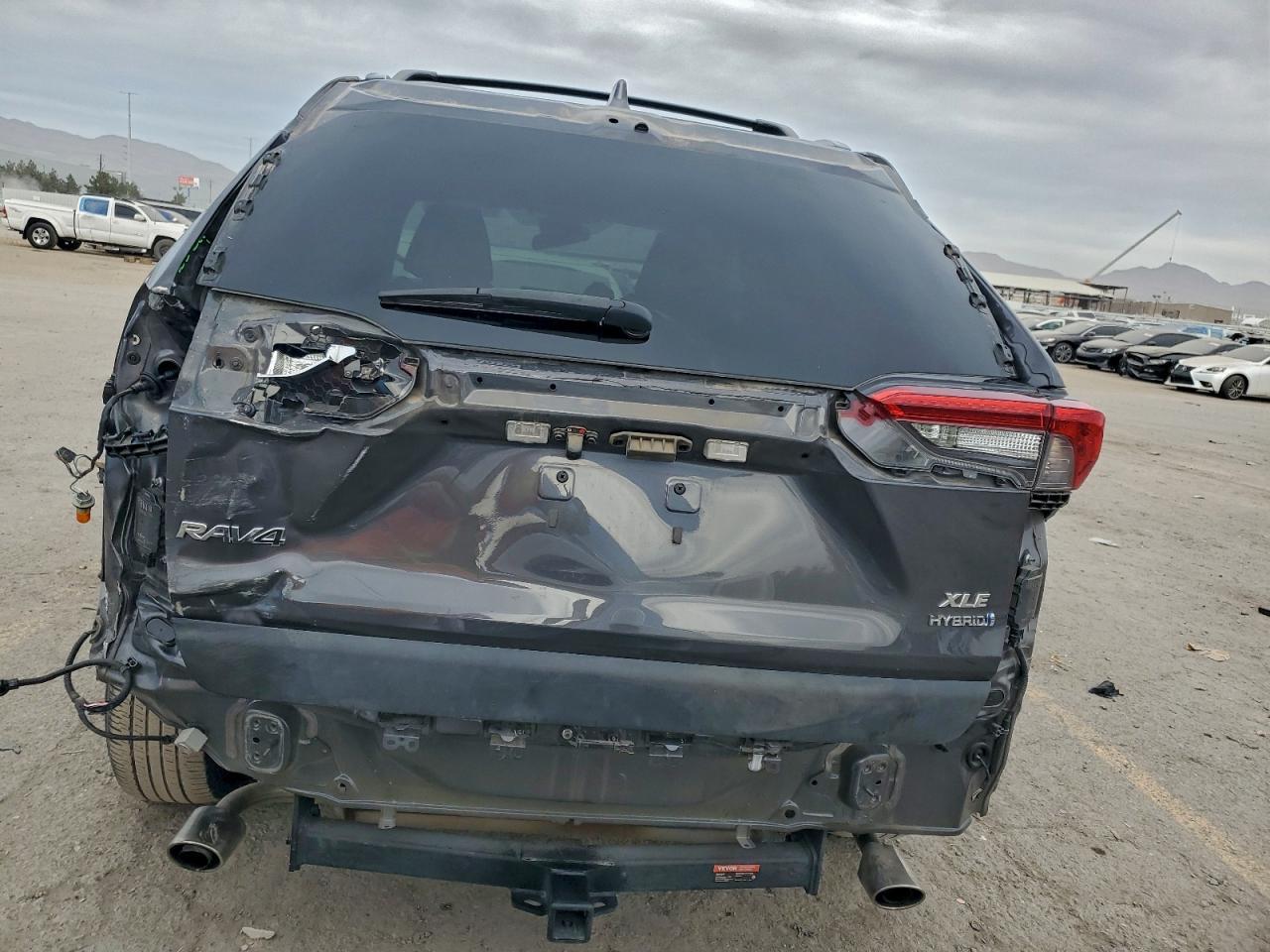 2022 Toyota Rav4 Hybrid Xle - Фото 6