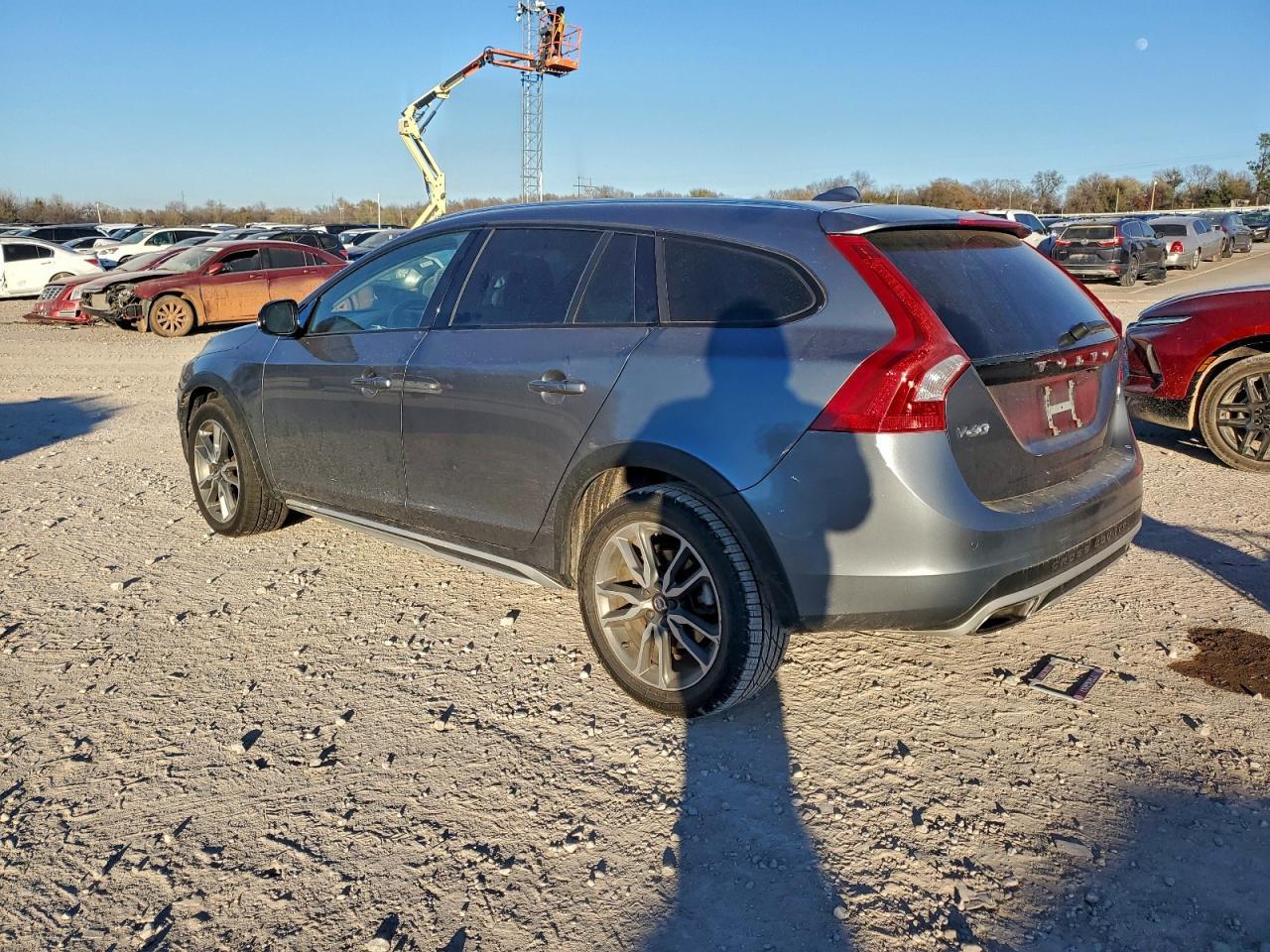 2017 Volvo V60 Cross Country Premier - Фото 2