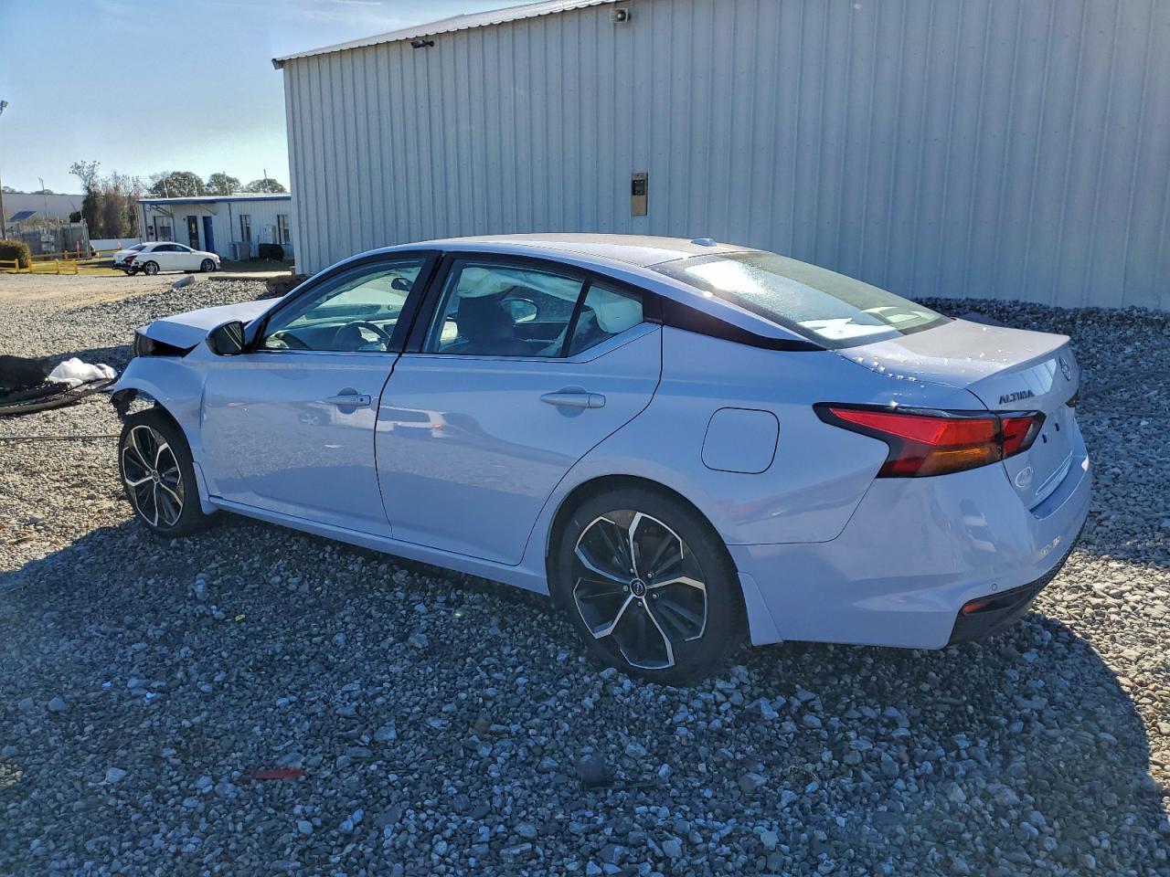 2024 Nissan Altima Sr - Фото 2