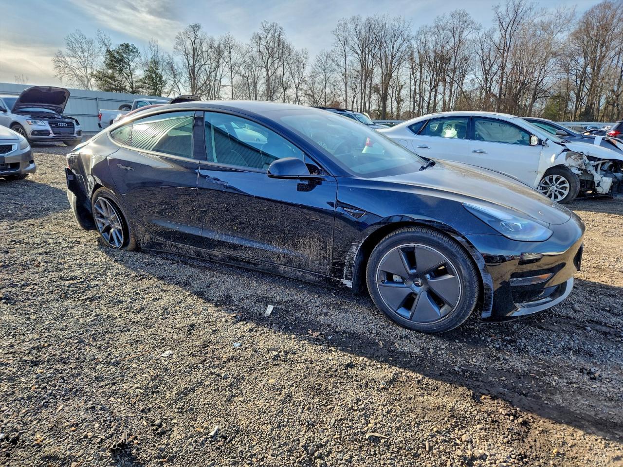 2023 Tesla Model 3 - Фото 4
