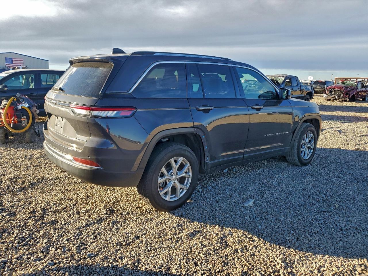 2023 Jeep Grand Cherokee Limited - Image 3
