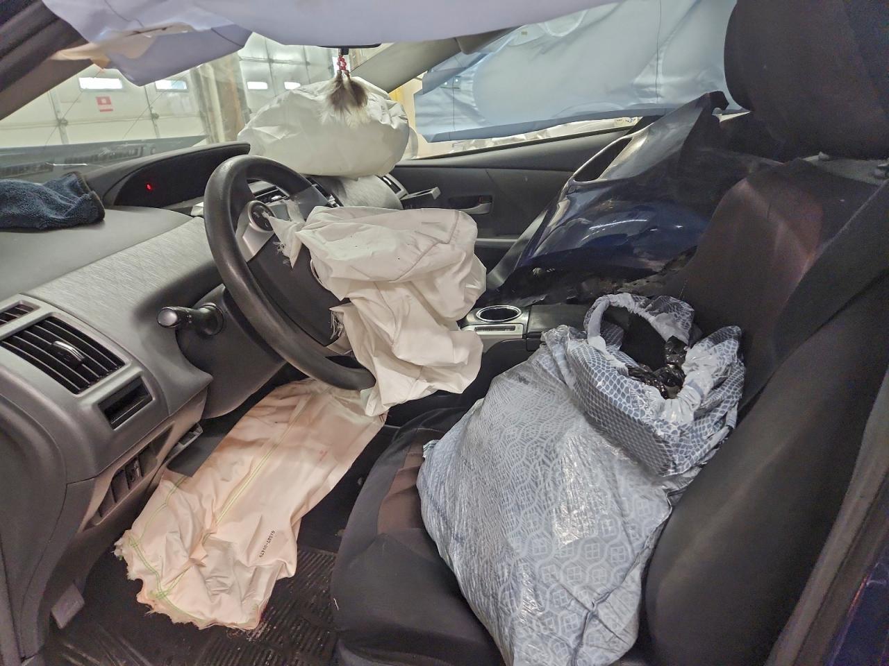 2013 Toyota Prius V - Фото 7