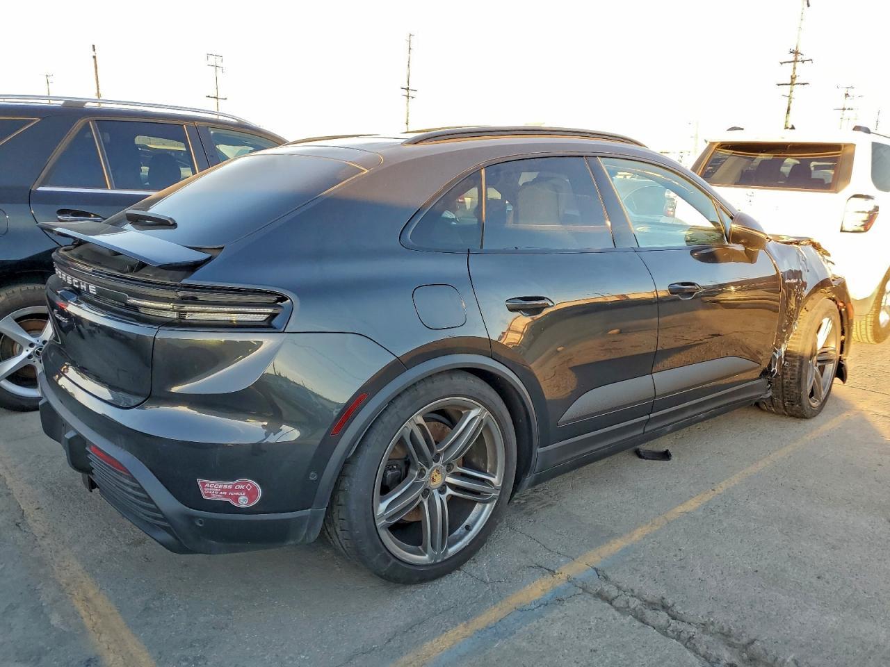 2024 Porsche Macan 4 - Image 3