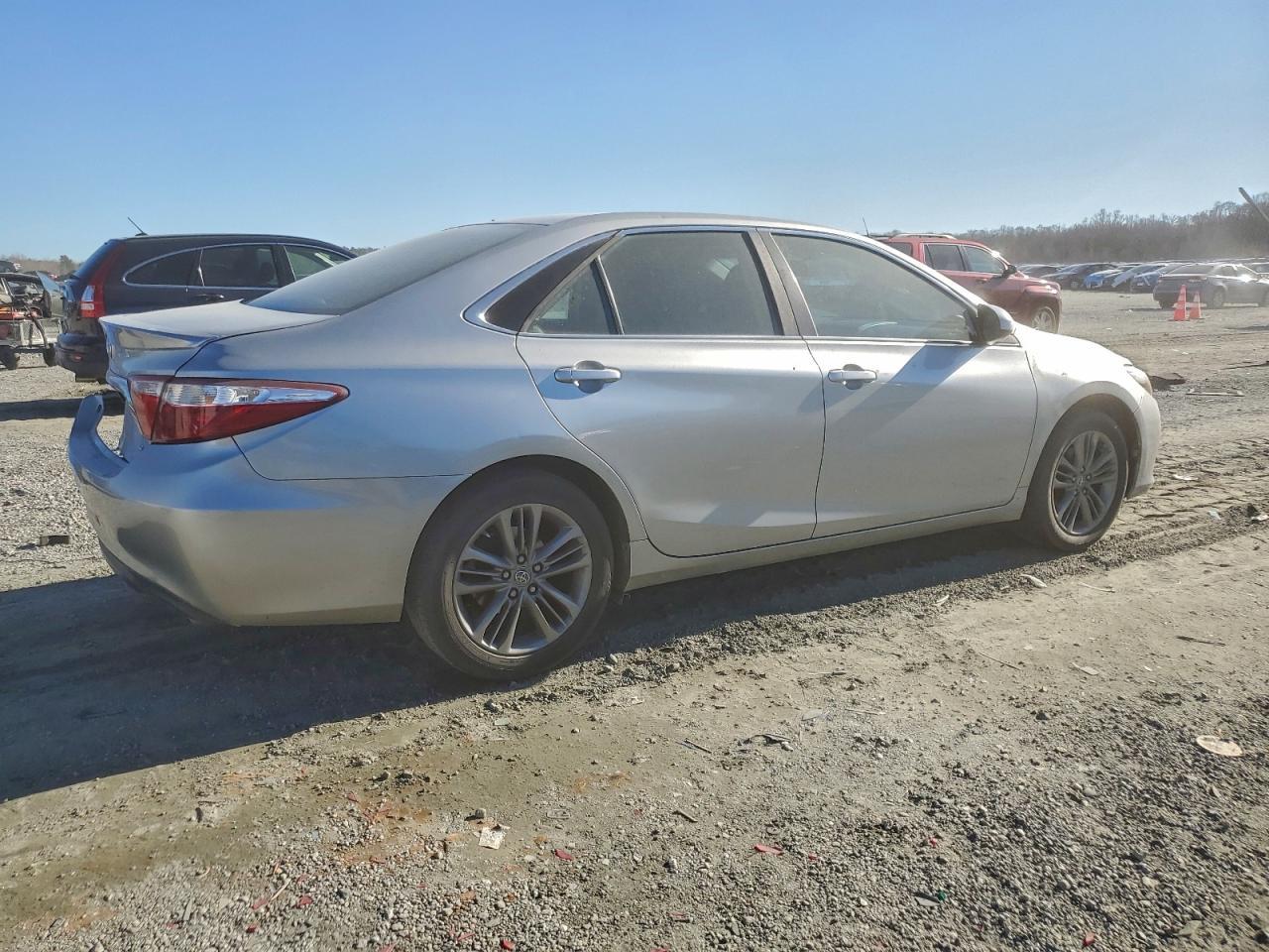 2016 Toyota Camry Le - Image 3