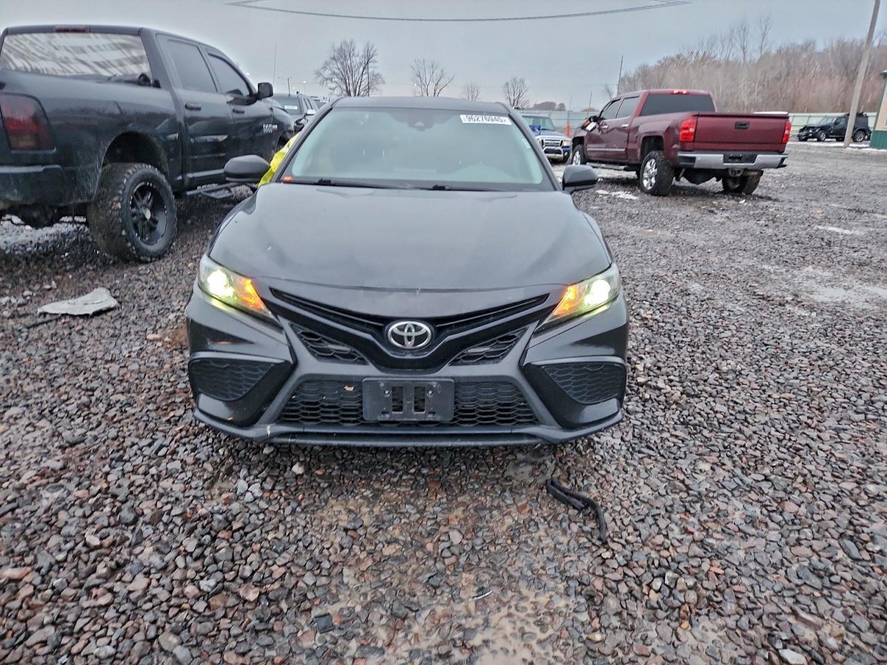 2021 Toyota Camry Se - Фото 5