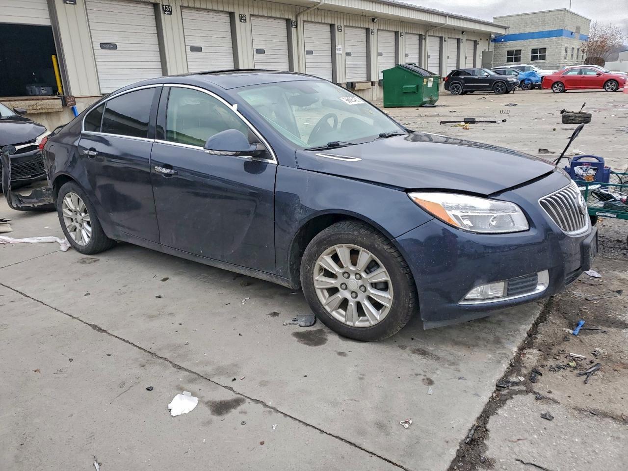2013 Buick Regal Premium - Image 4