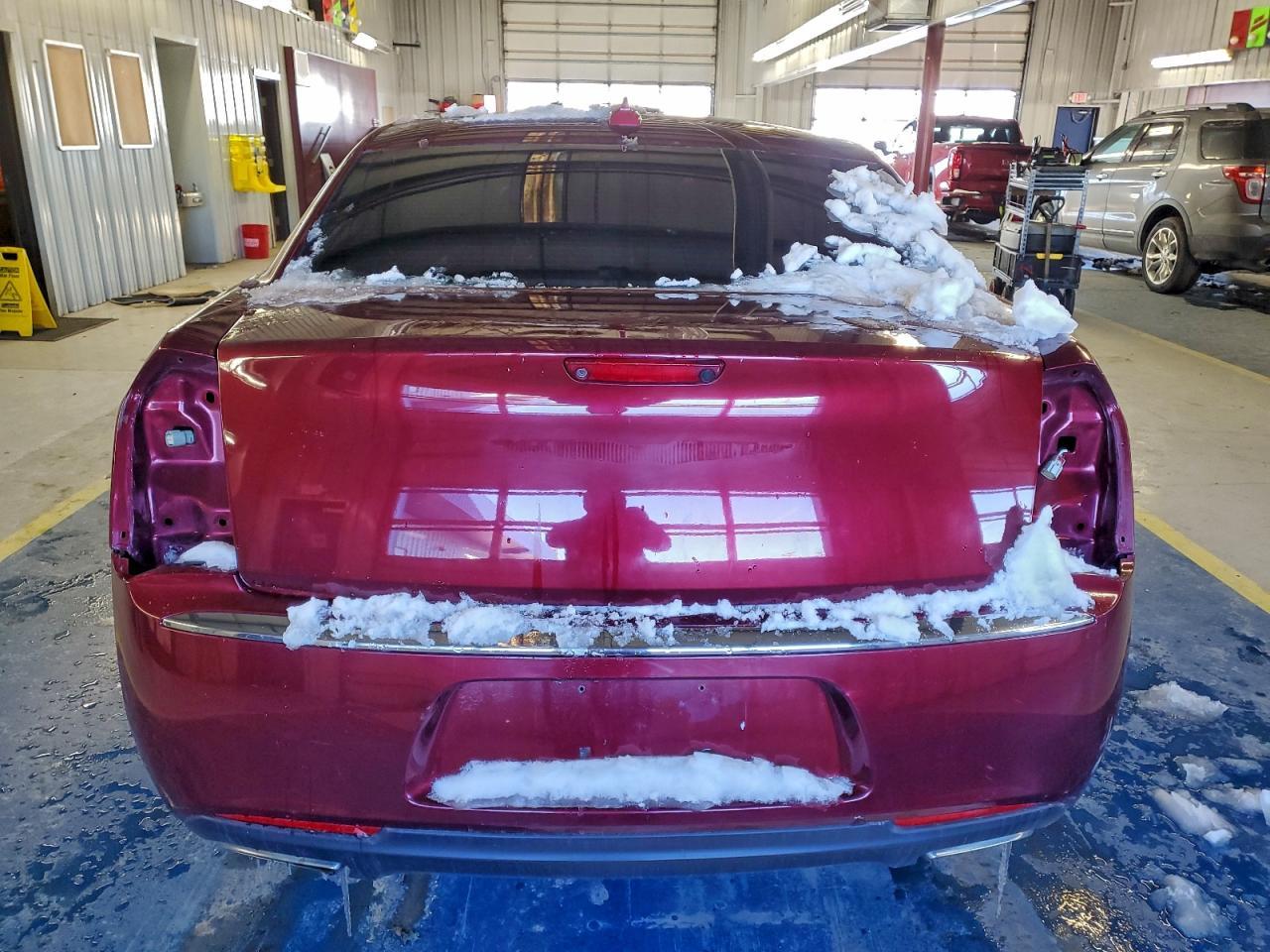 2015 Chrysler 300 Limited - Фото 6
