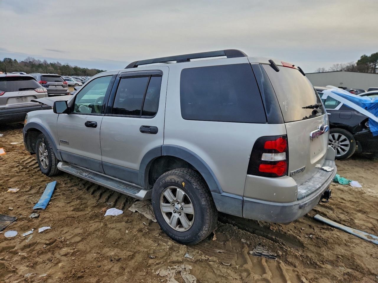 2006 Ford Explorer - Фото 2