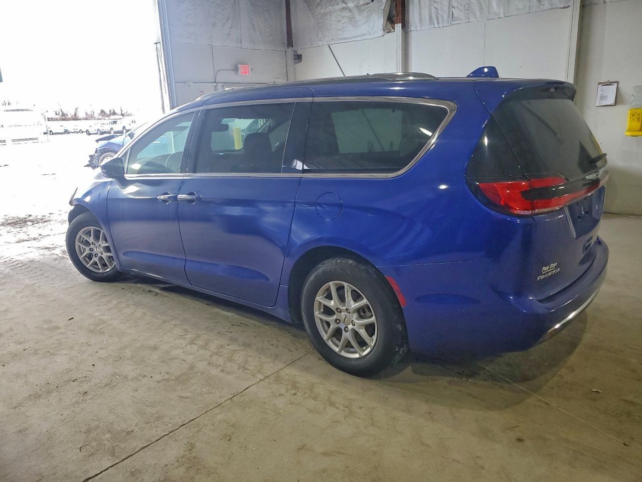 2021 Chrysler Pacifica Touring L - Фото 2