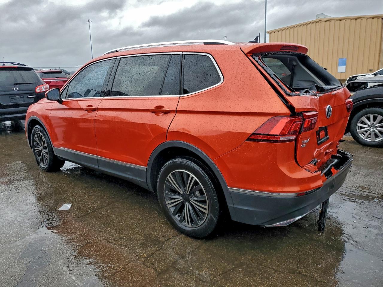 2018 Volkswagen Tiguan Se - Фото 2