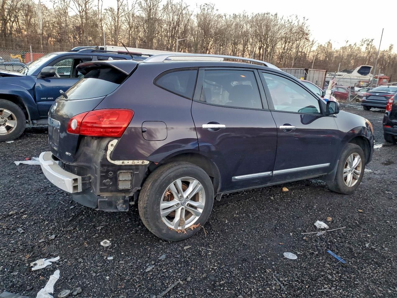 2015 Nissan Rogue Select S - Фото 3