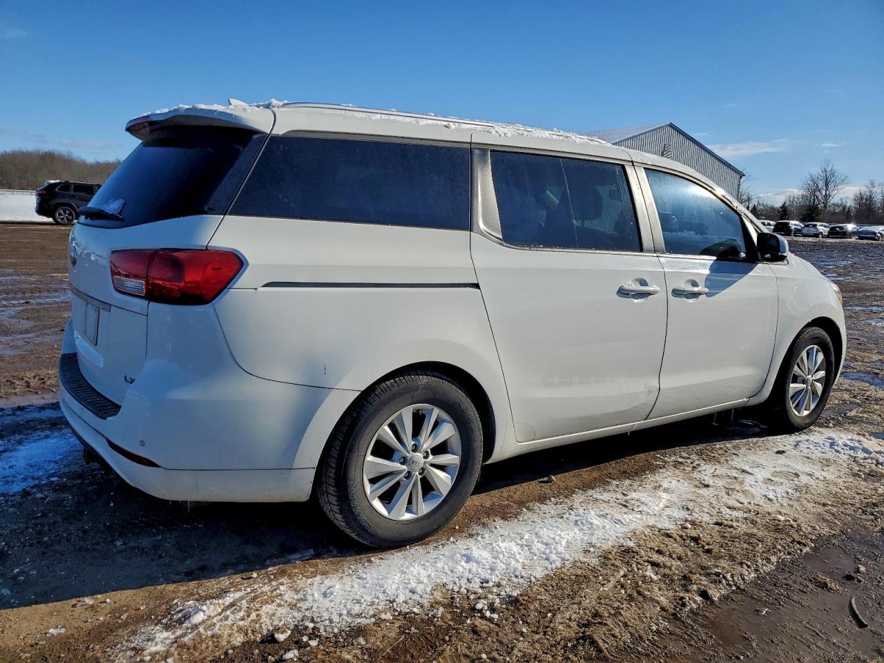 2016 Kia Sedona Lx - Фото 3