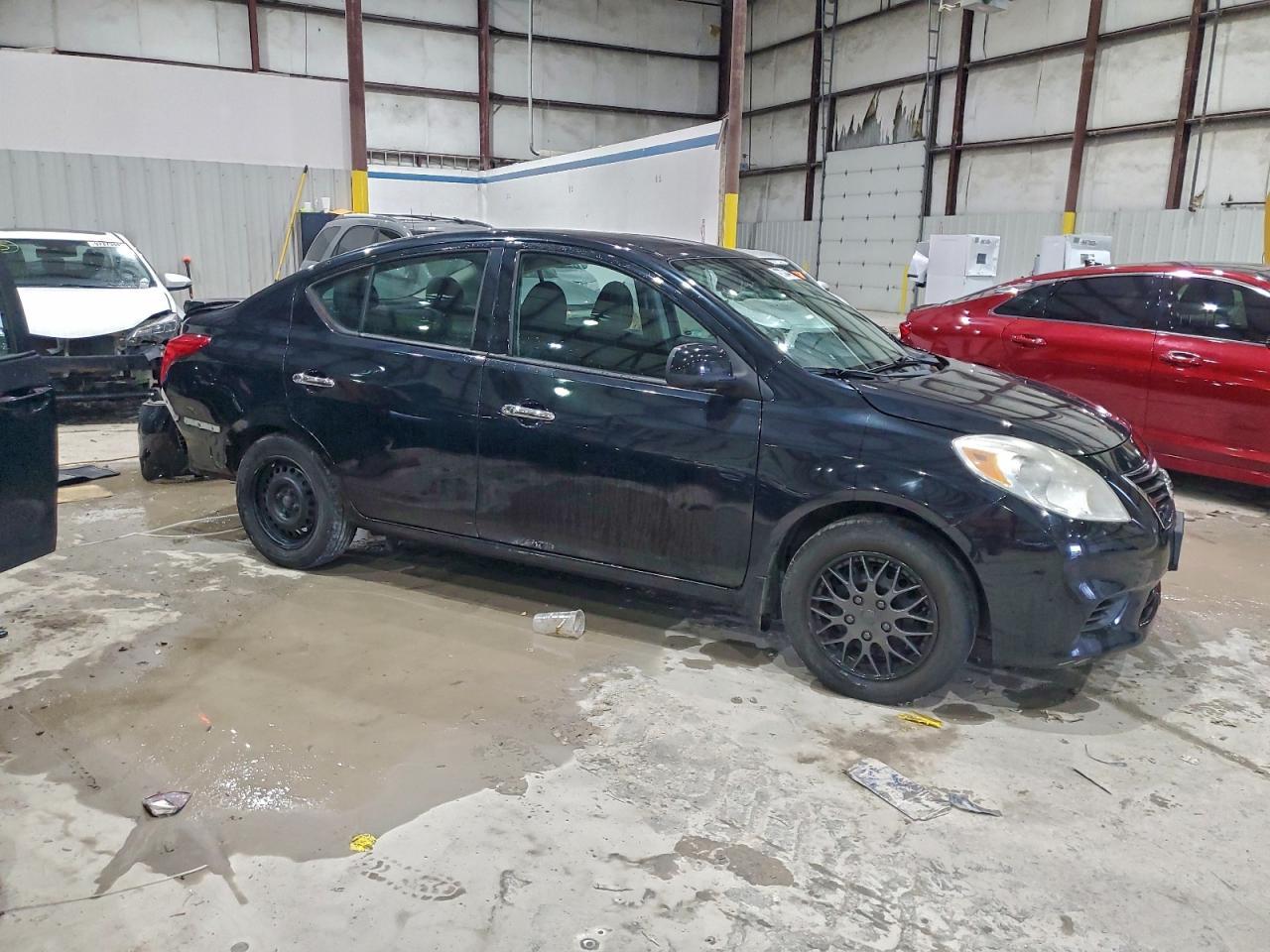 2014 Niss Versa - Image 4