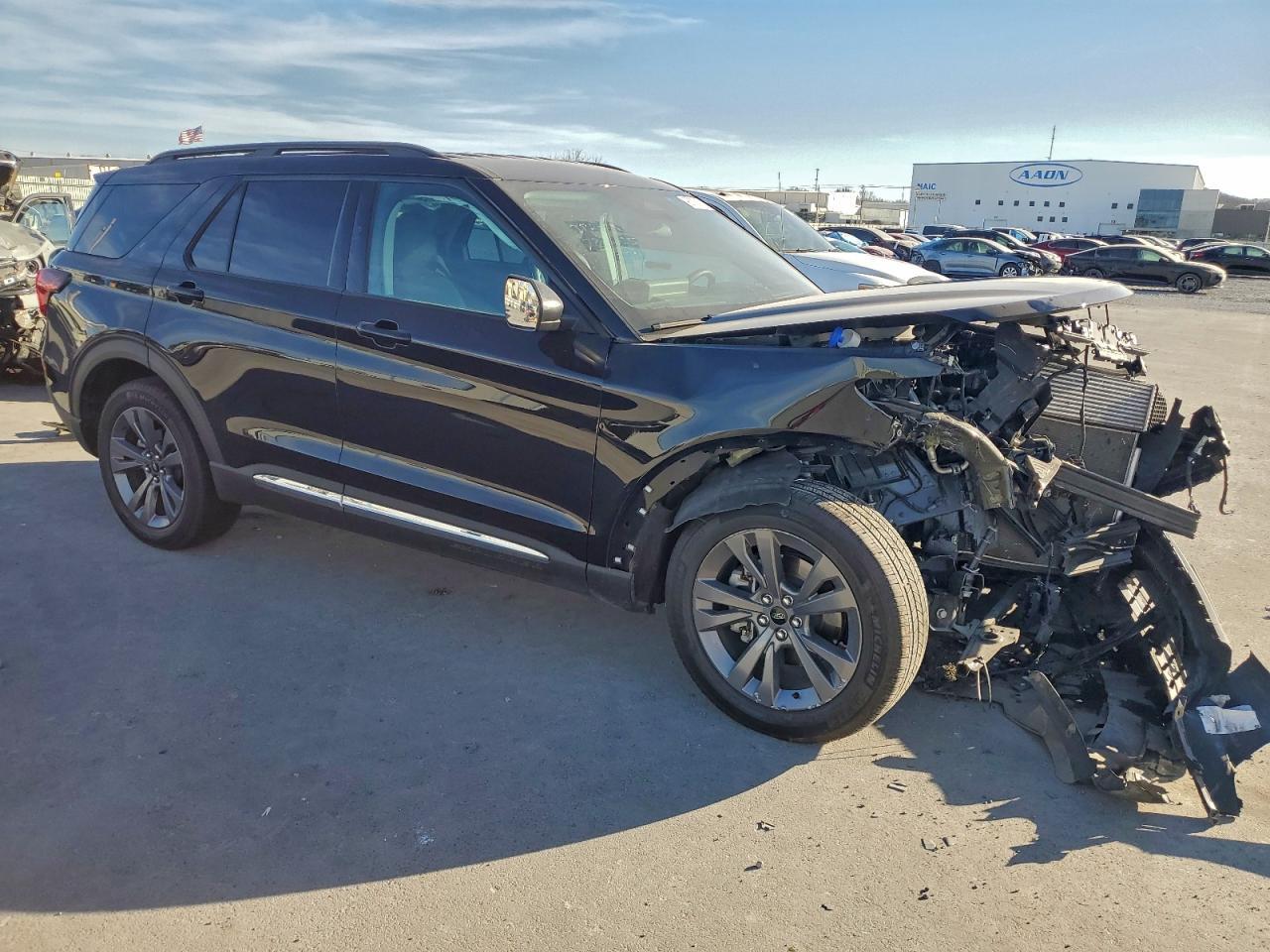 2025 Ford Explorer Active - Image 4