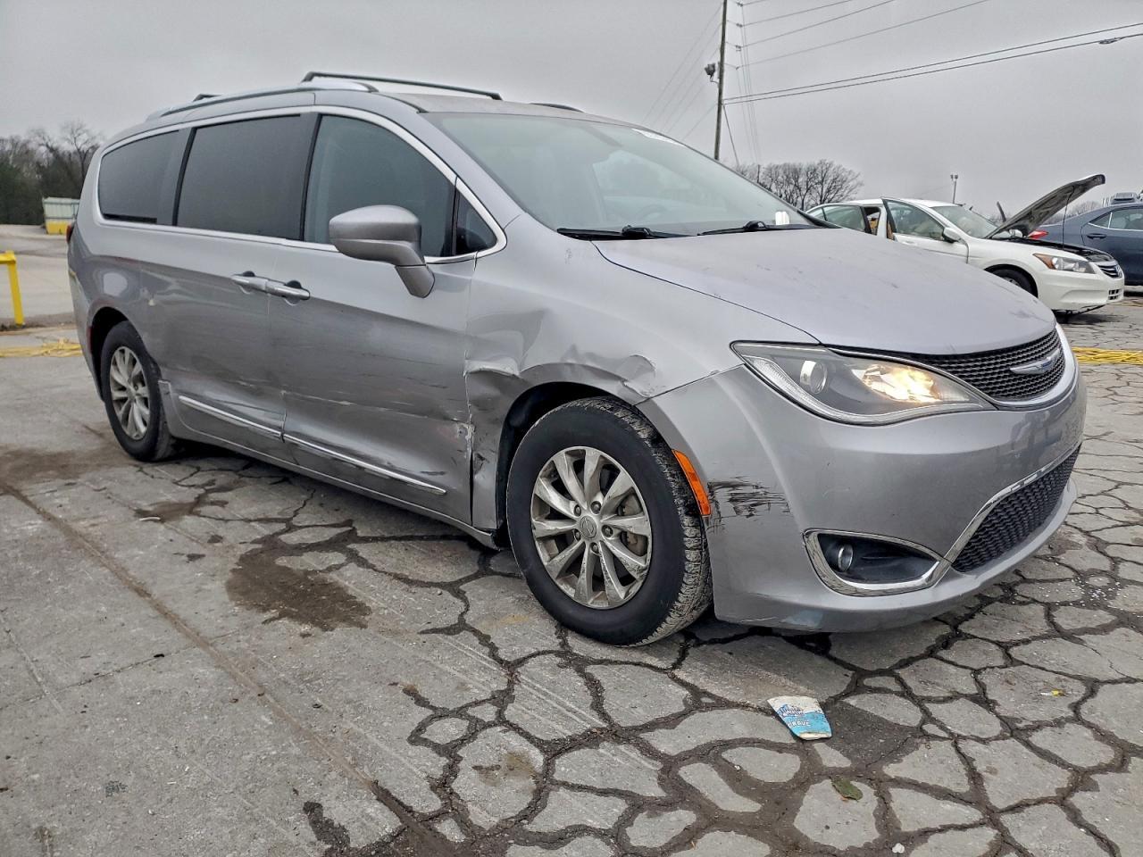 2019 Chrysler Pacifica Touring L - Фото 4