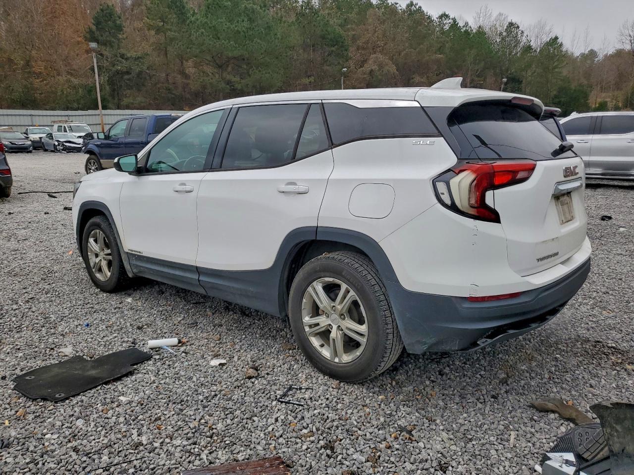 2018 GMC Terrain Sle - Image 2