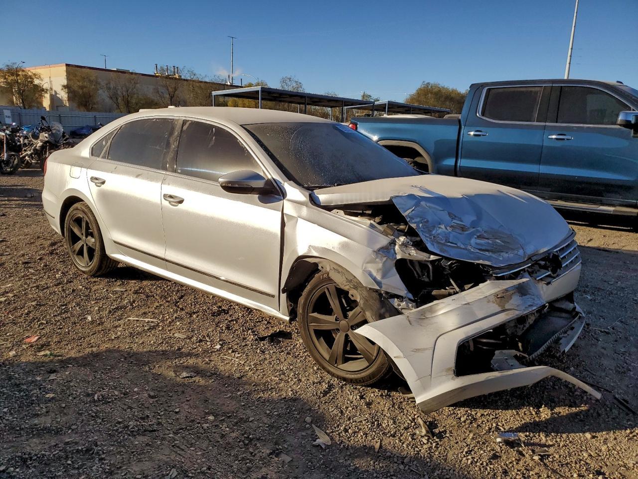 2017 Volkswagen Passat S - Фото 4