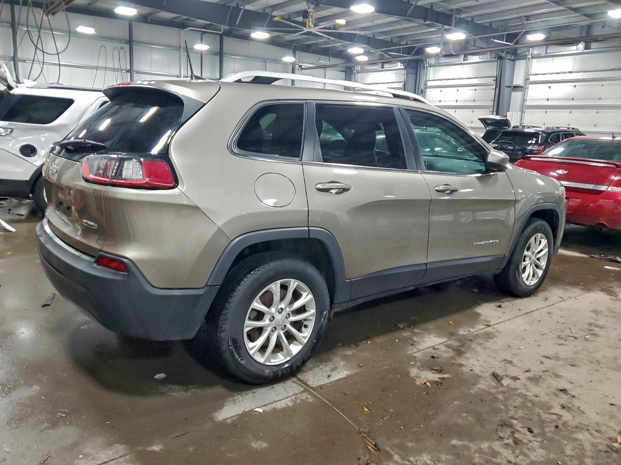 2019 Jeep Cherokee Latitude - Фото 3