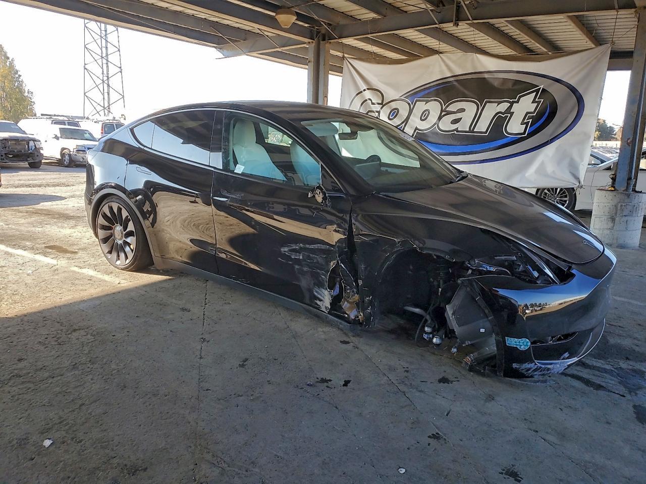 2025 Tesla Model Y - Image 4