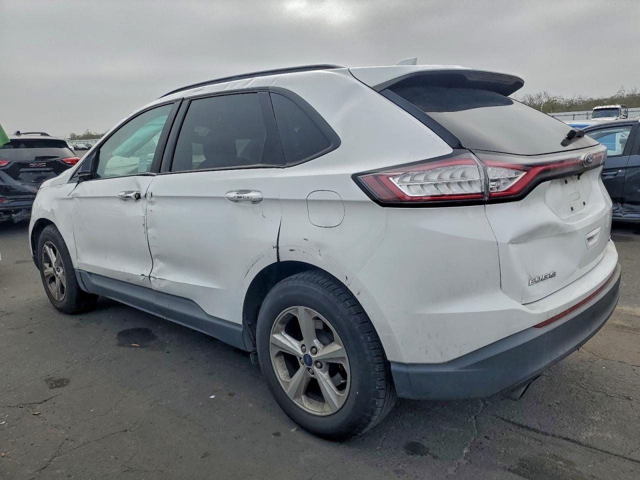 2015 Ford Edge Se - Image 2