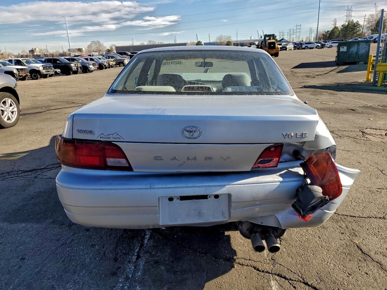1995 Toyota Camry Le - Image 6