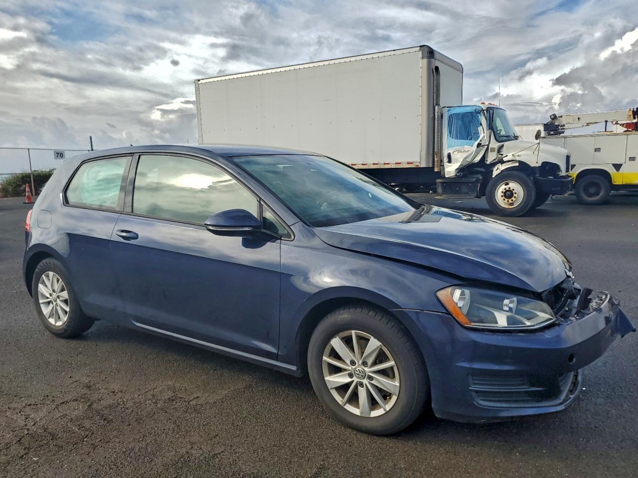 2015 Volkswagen Golf - Image 4