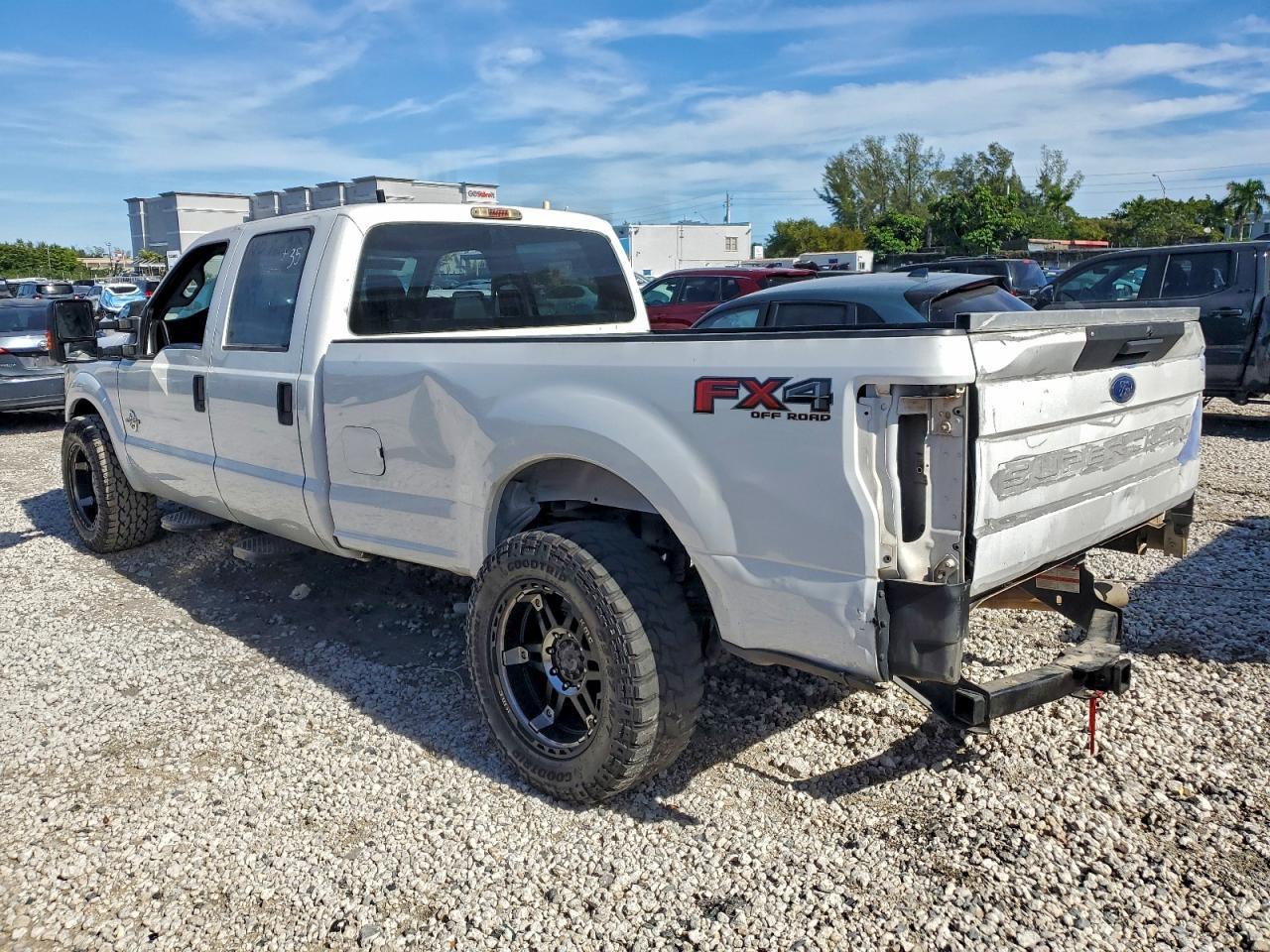 2014 Ford F350 Super Duty - Фото 2