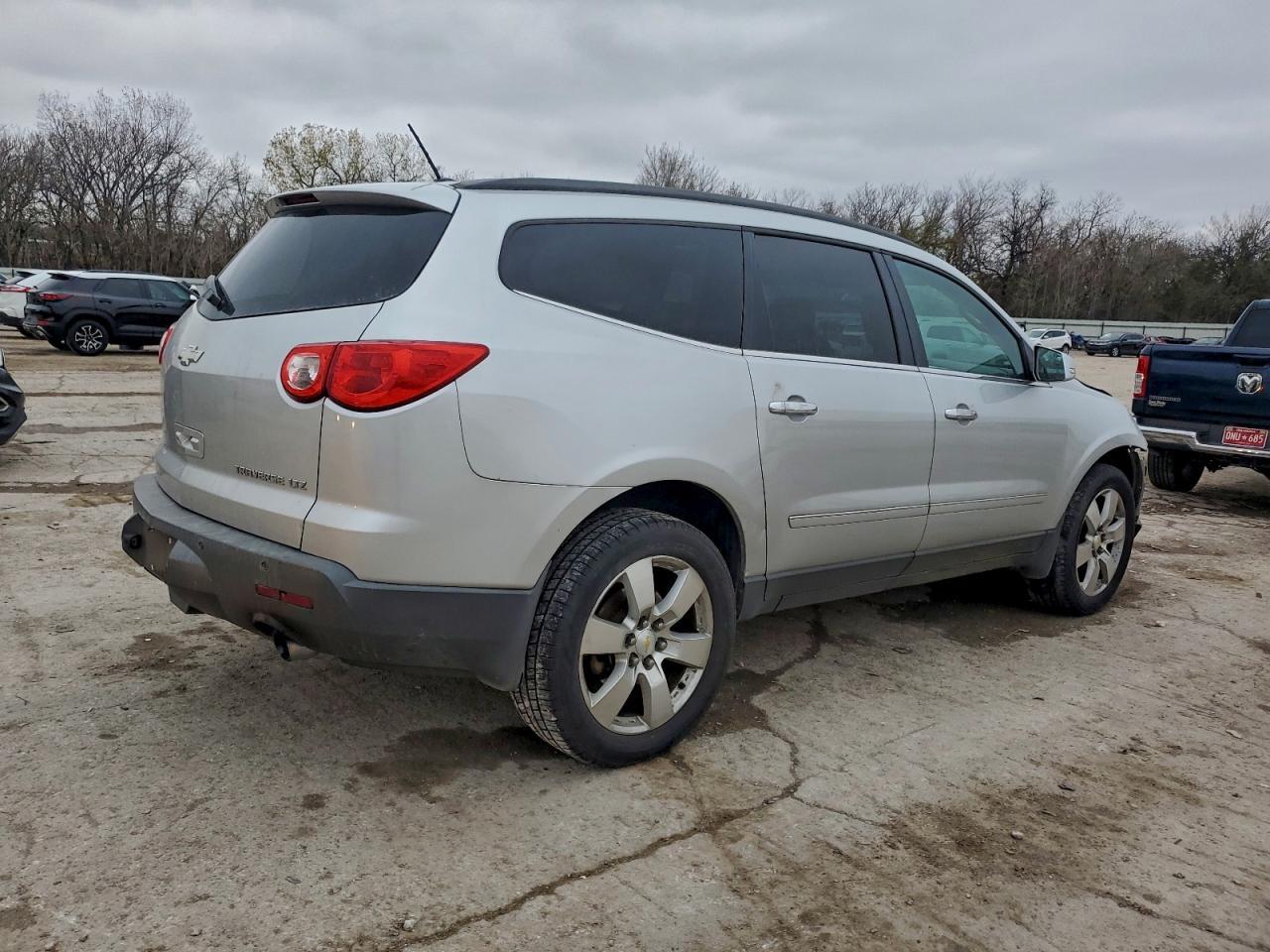 2012 Chevrolet Traverse Ltz - Image 3