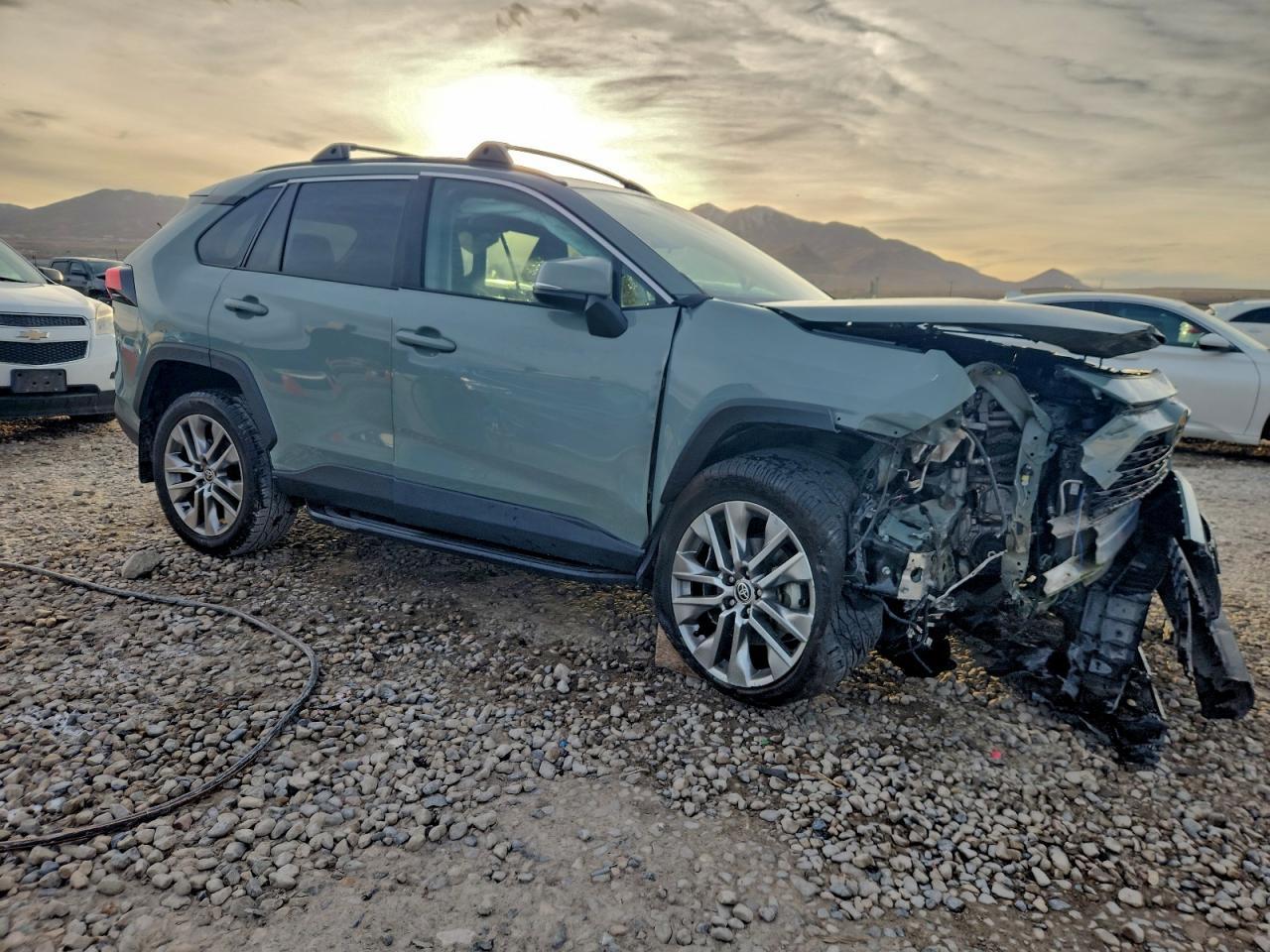 2022 Toyota Rav4 Xle Premium - Фото 4