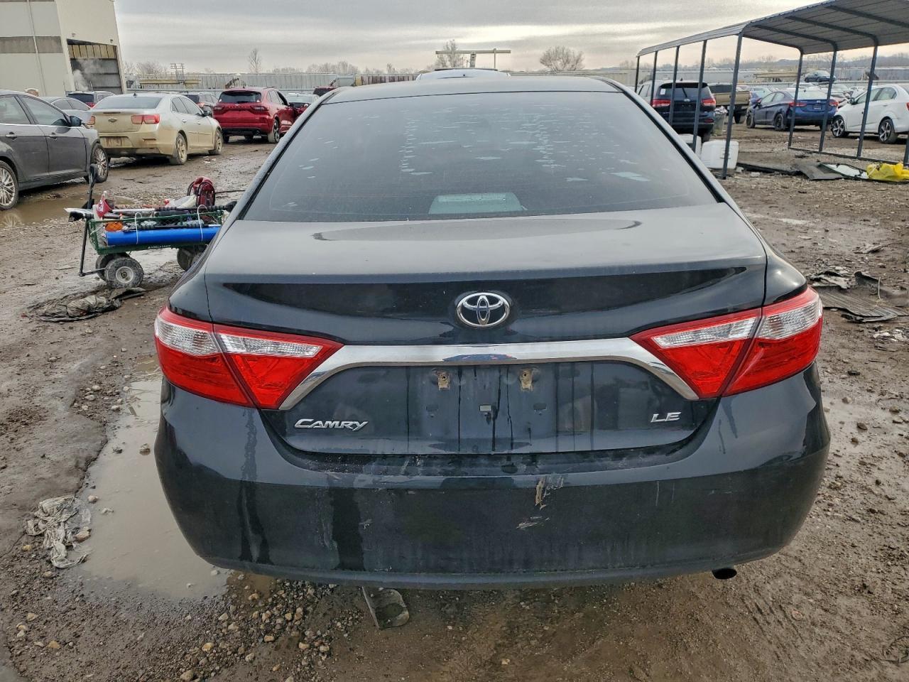 2017 Toyota Camry Le - Image 6