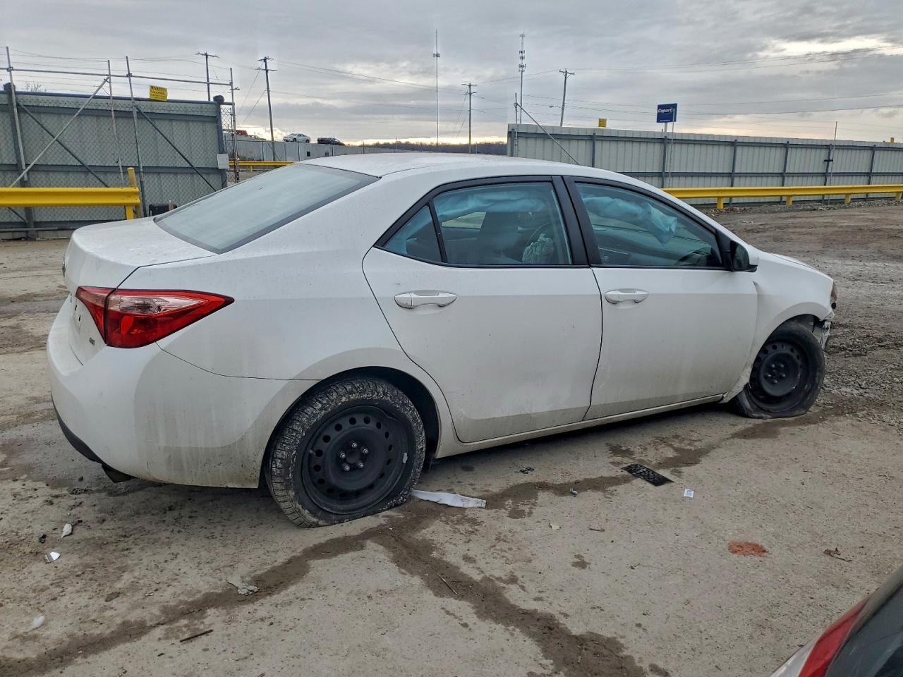2017 Toyota Corolla L - Фото 3