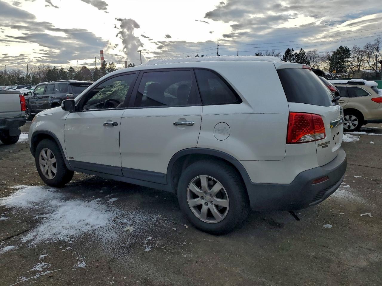 2011 Kia Sorento Base - Image 2