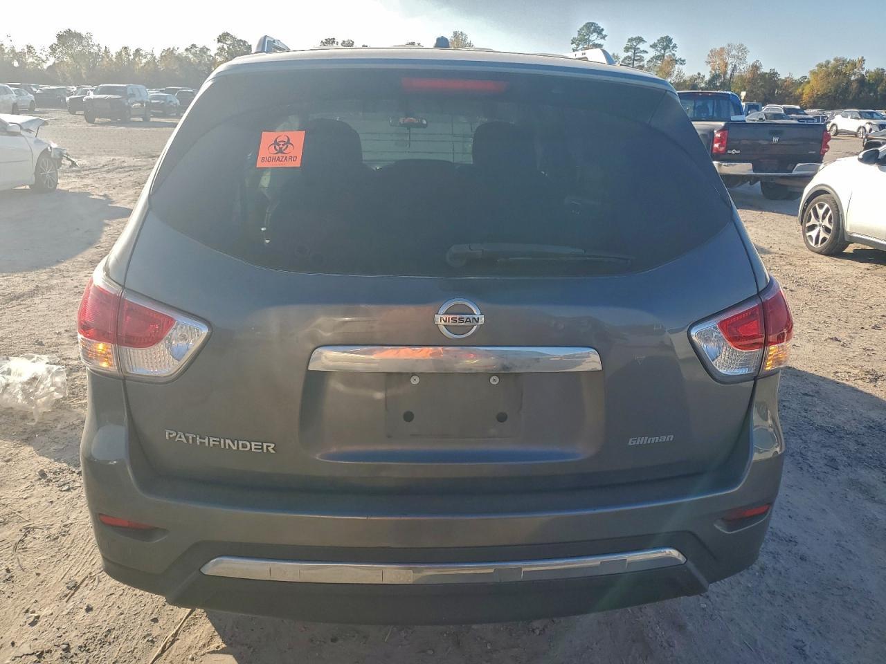 2015 Nissan Pathfinder S - Image 6