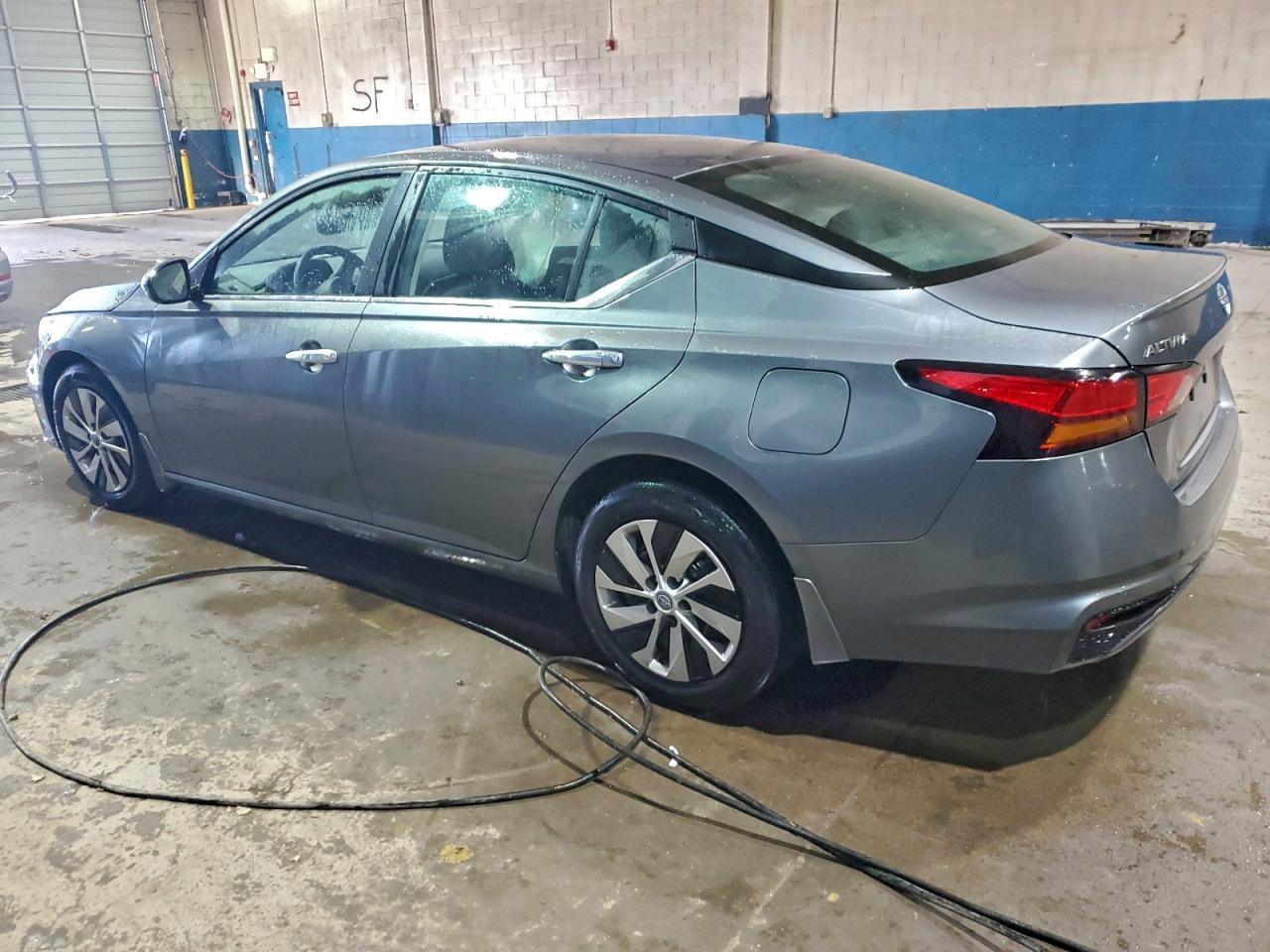 2023 Nissan Altima S - Фото 2