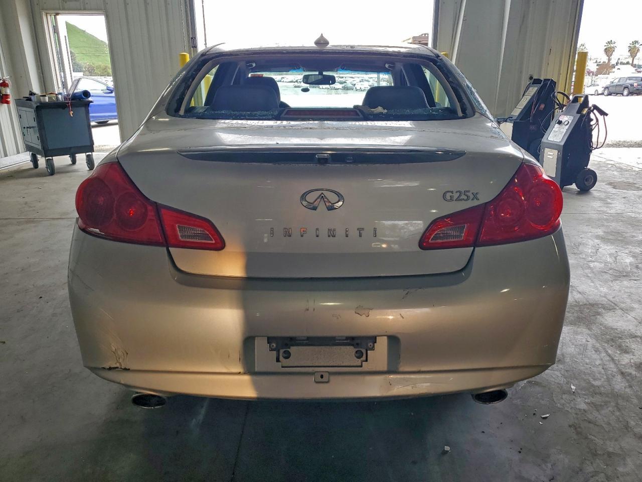 2011 Infiniti G25 - Фото 6