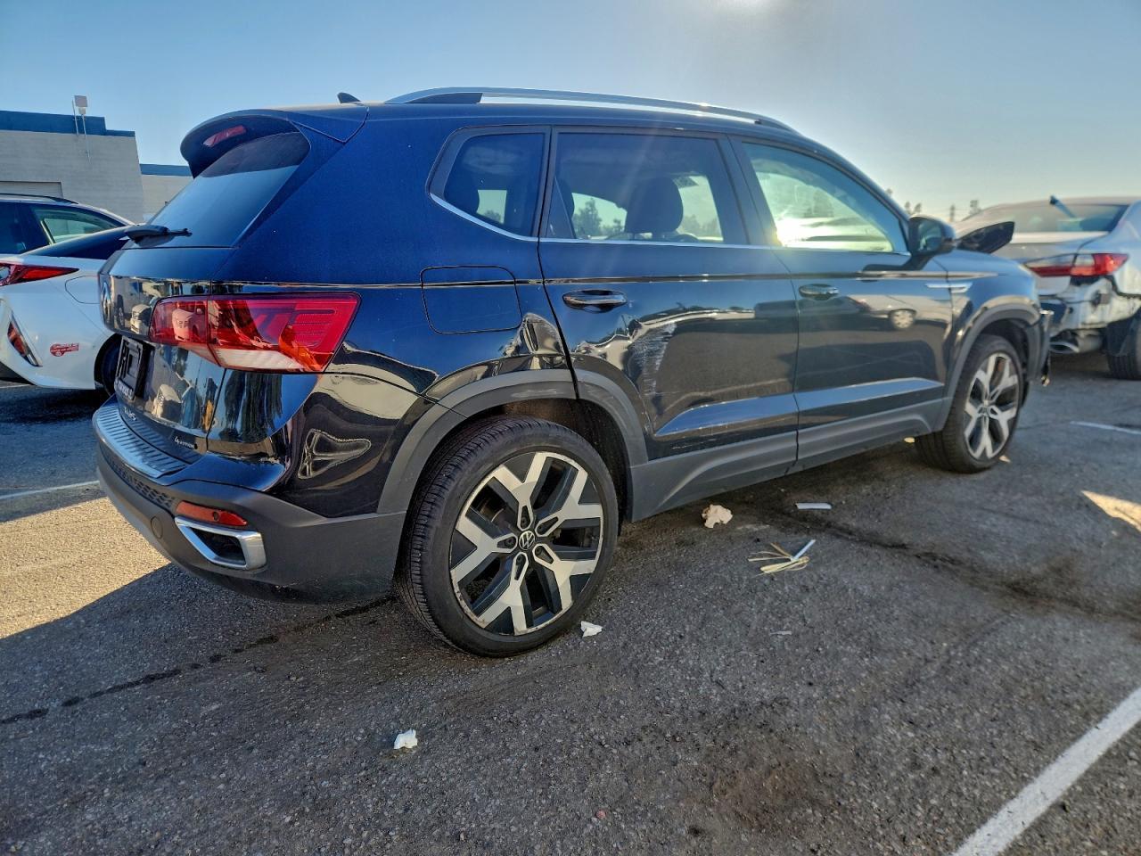 2022 Volkswagen Taos Sel - Фото 3