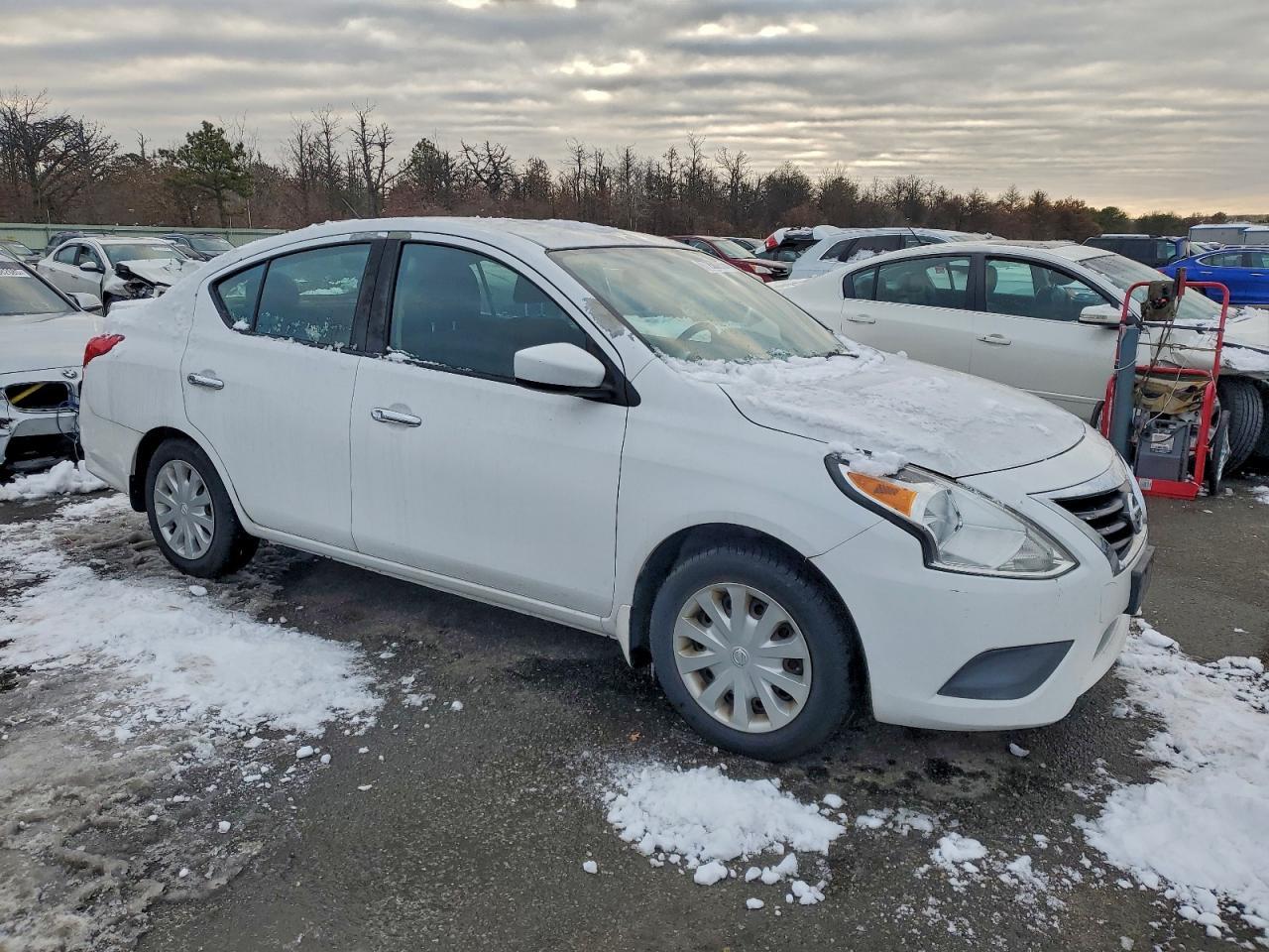 2017 Nissan Versa - Фото 4