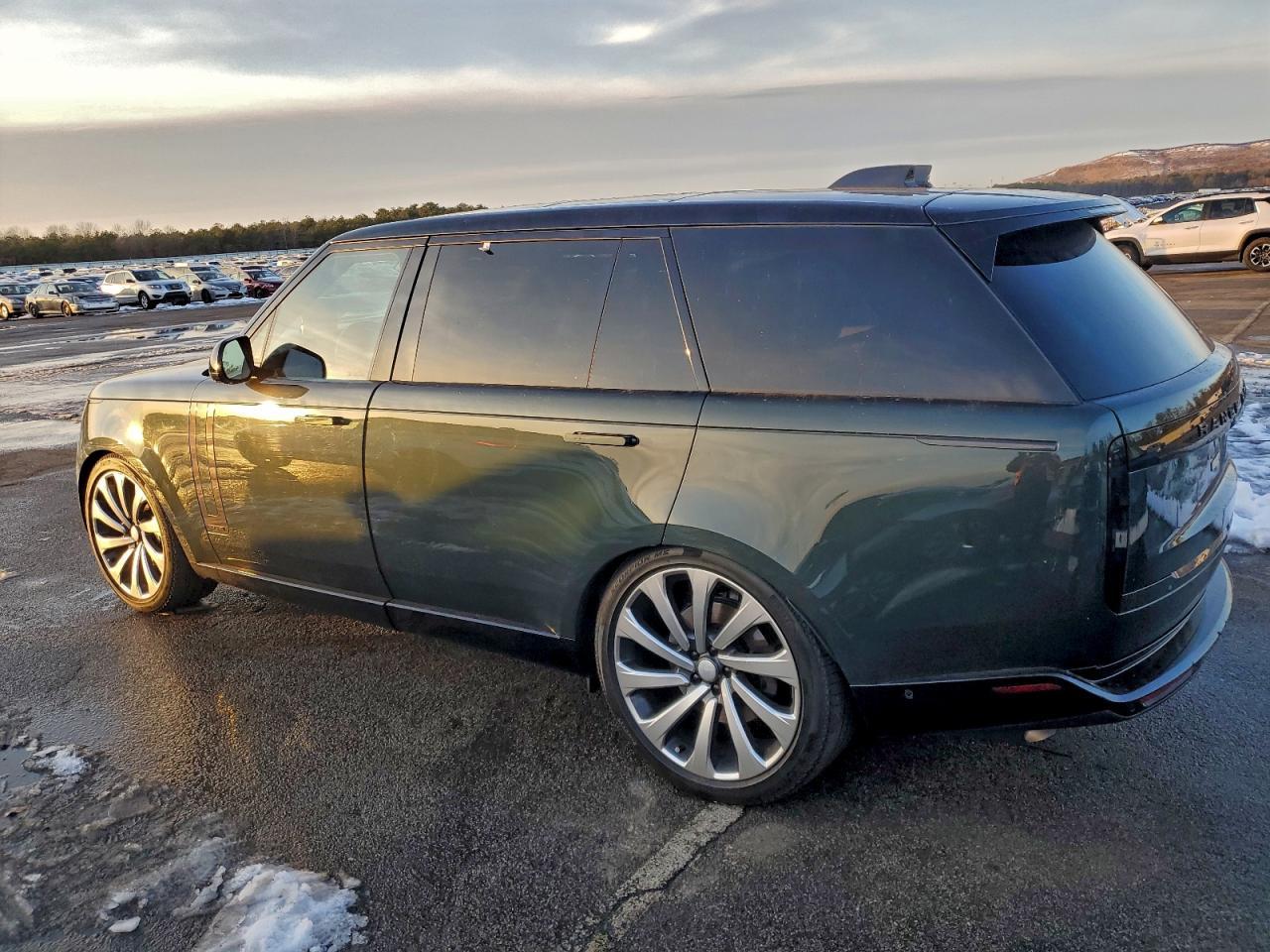 2025 Land Rover Range Rover Autobiography - Image 2